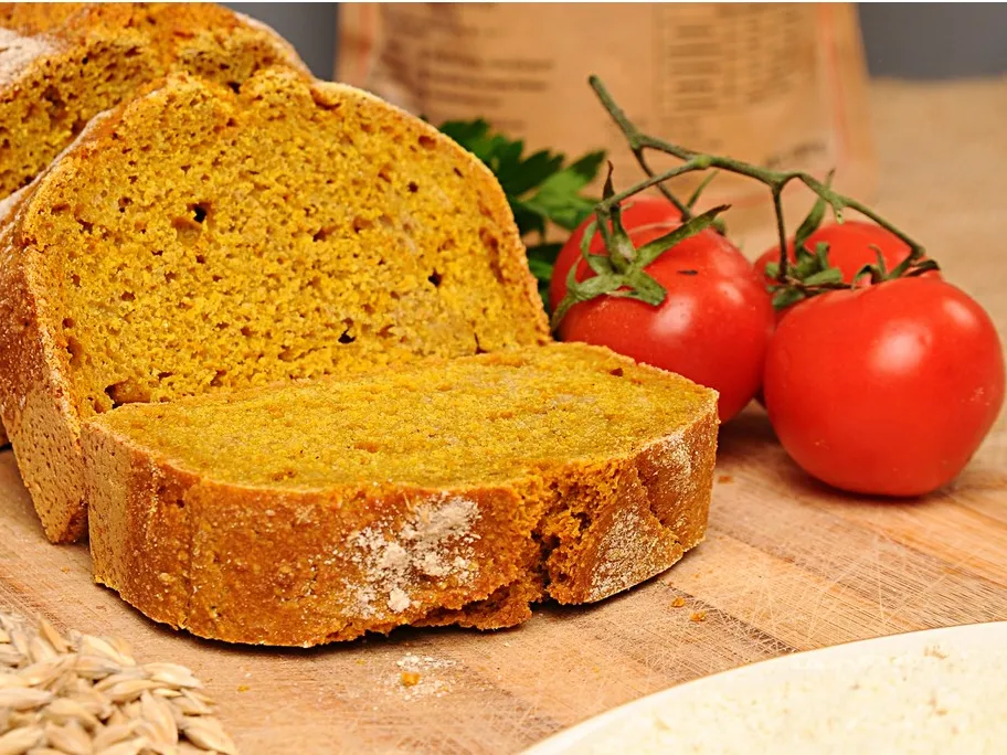 ZERDEÇALLI SİYEZ EKMEK ( 950 gr )