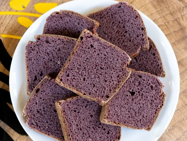 SİYEZ ARONYALI MOR EKMEK (950 GR )